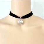 Collar estilo gótico corazón más murciélago