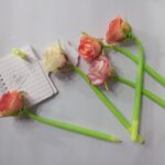 Esfero gel tinta azul diseño flor