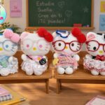 Llavero peluche Hello Kitty escolar
