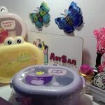 Lonchera plástica con cubiertos