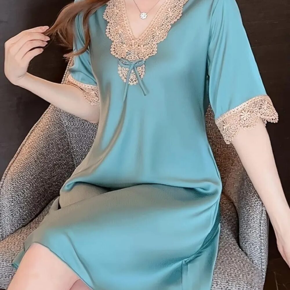 Camisón con escoque coello en V