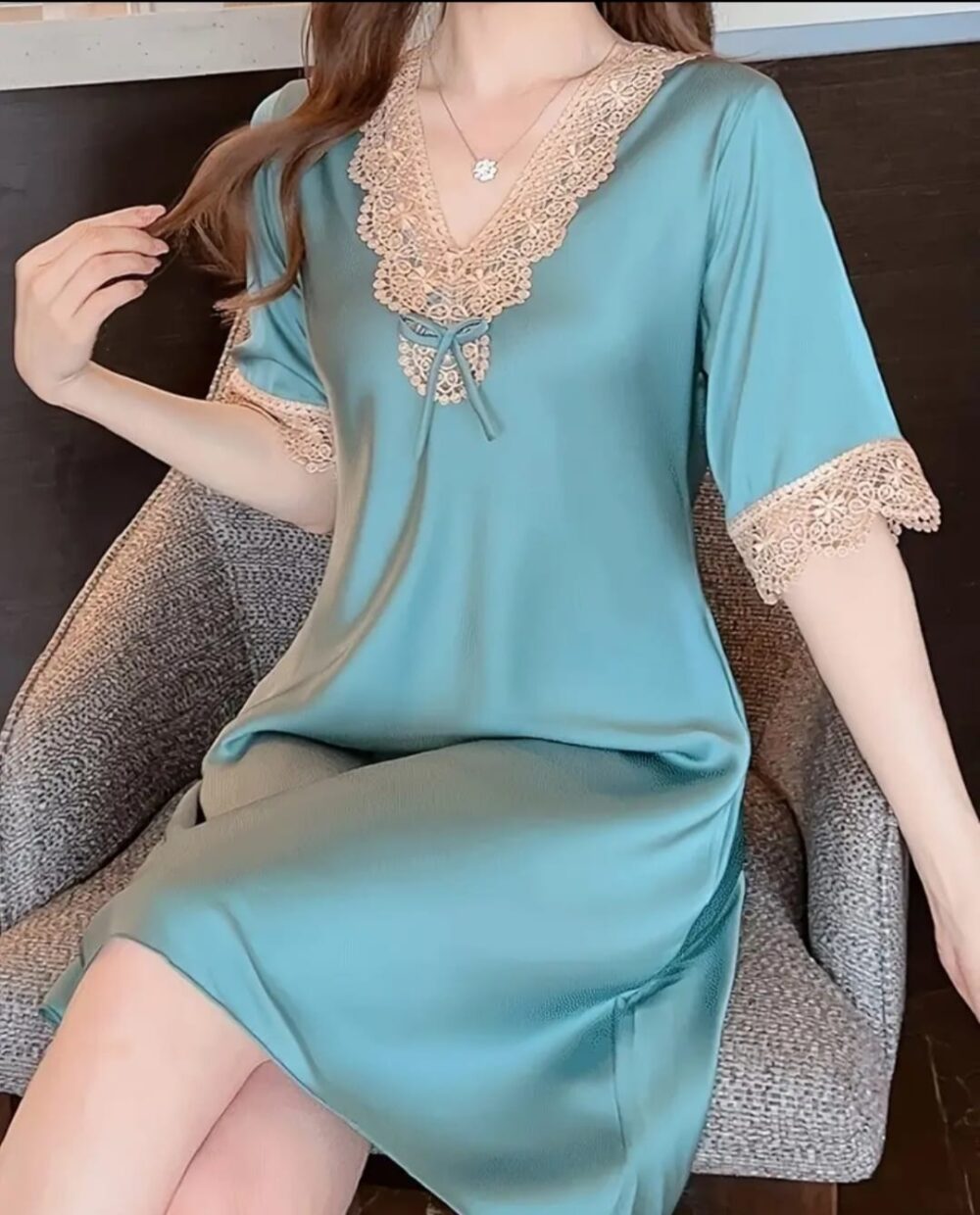 Camisón con escoque coello en V - Imagen 1
