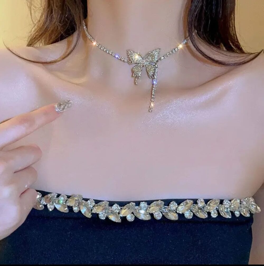 Collar mariposa aleación plateada - Imagen 1