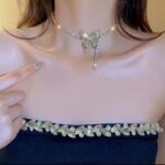 Collar mariposa aleación plateada