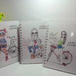 Cuaderno pasta dura chicas A4 de 1 línea