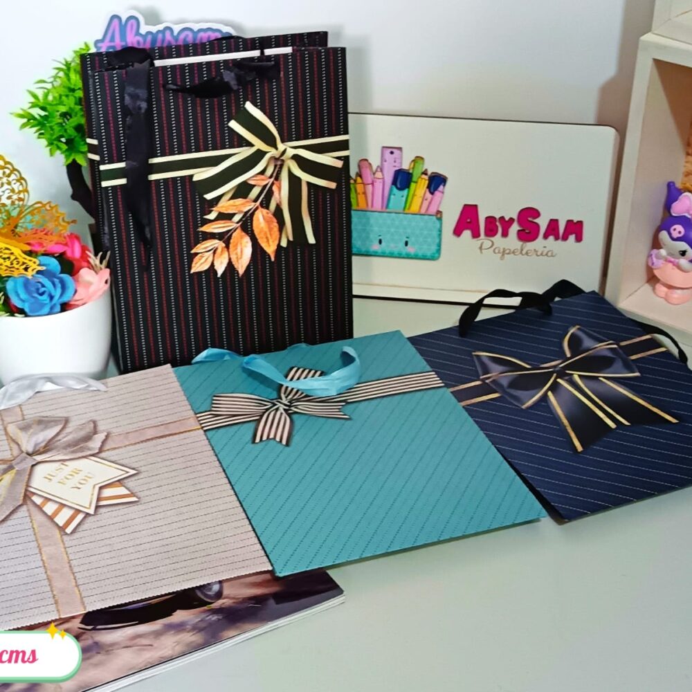 Funda surtida de regalo 19x24 cms