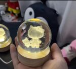 Mini lámpara bola de cristal Hello Kitty - Imagen 3