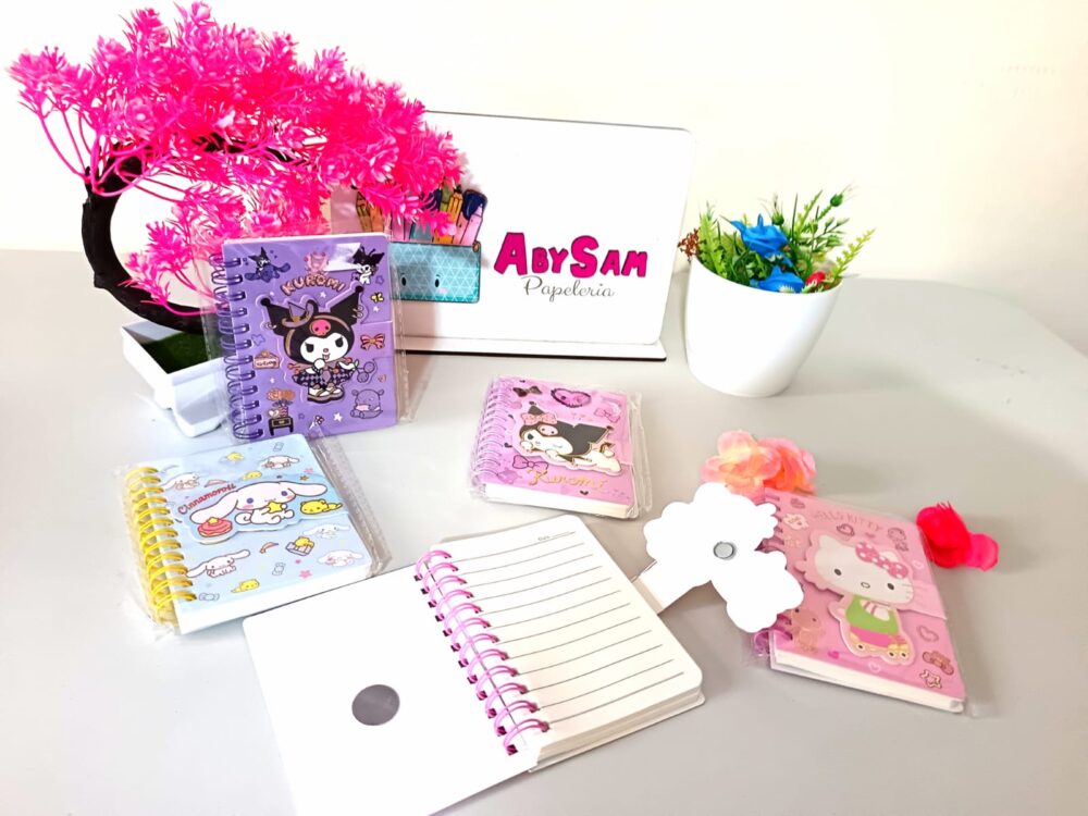 Mini libreta Sanrio - Imagen 1