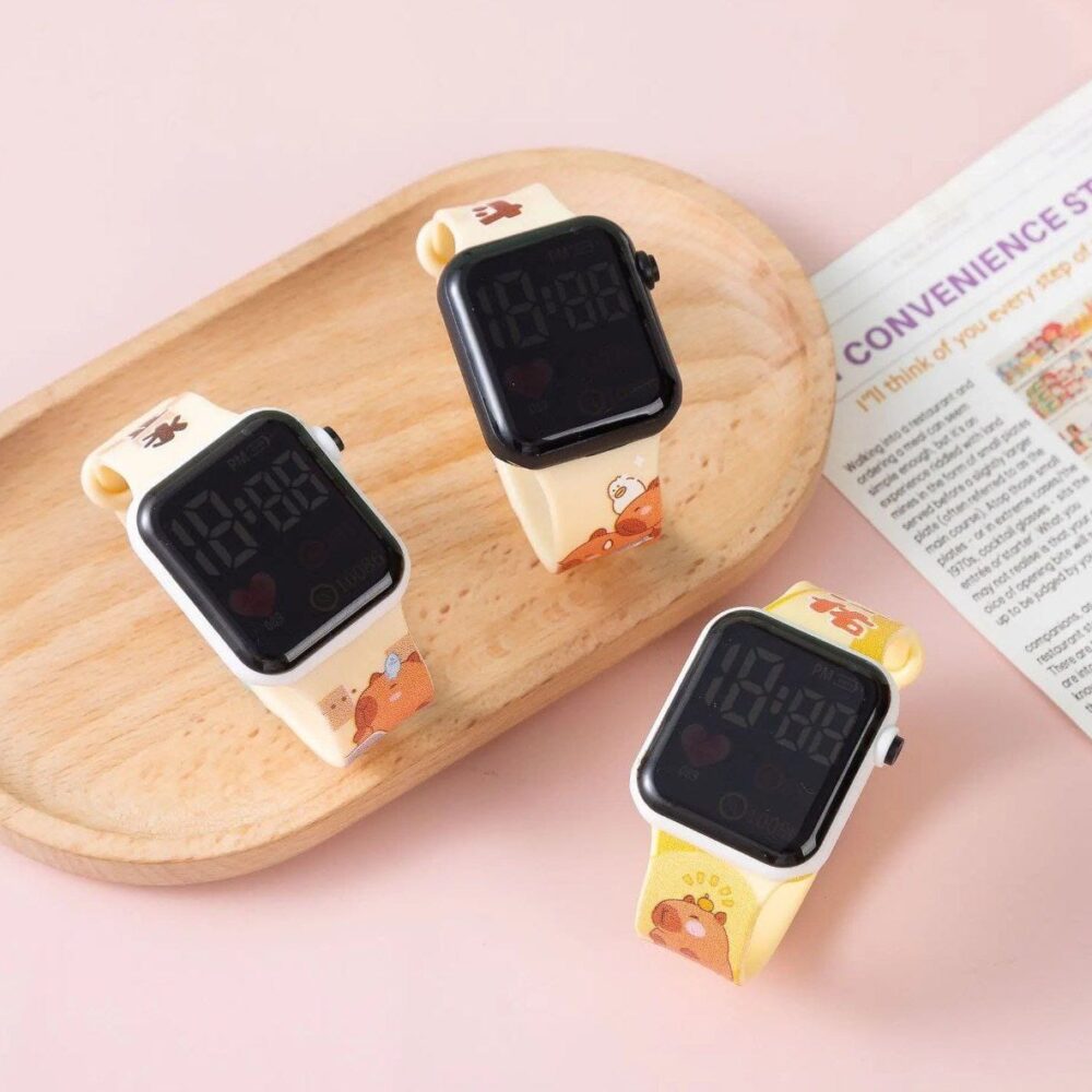 Reloj cuadrado modelo Smart Watch Capibara