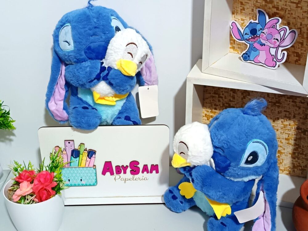 Stitch con pato - Imagen 1